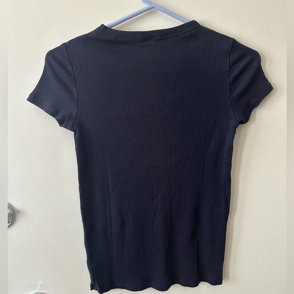 Uniqlo Women's Dark Gray Ribbed Short Sleeve Top - Picture 4 of 4
